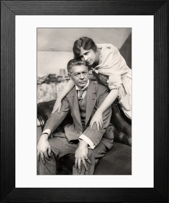 Framed Print : Marie Lohr (1890-1975) and E Holman Clark (1864-1925), early 20th century. Artist: Foulsham and Banfield Framed Print : Marie Lohr (1890-1975) and E Holman Clark (1864-1925), early 20th century. Artist: Foulsham and Banfield