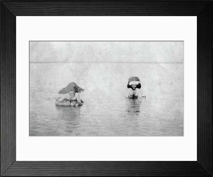 Framed Print : Crossing the Tigris river on inflated goat skins, 1918 Framed Print : Crossing the Tigris river on inflated goat skins, 1918