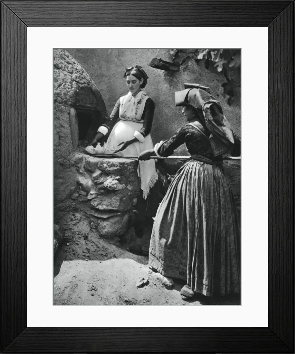 Framed Print : Women at the oven, Sardinia, Italy, 1937. Artist: Martin Hurlimann Framed Print : Women at the oven, Sardinia, Italy, 1937. Artist: Martin Hurlimann