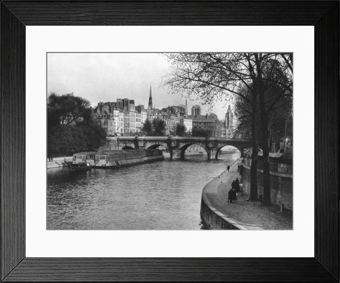 Framed Print : L ile de la Cite, Paris, 1937. Artist: Martin Hurlimann Framed Print : L ile de la Cite, Paris, 1937. Artist: Martin Hurlimann