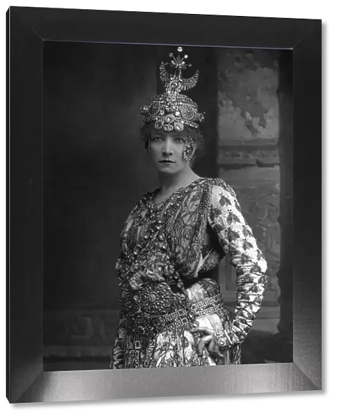 Sarah Bernhardt (1844-1923), French stage actress, 1890. Artist: W&D Downey