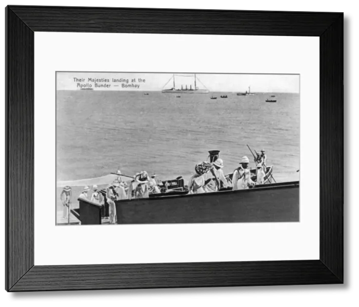 Framed Print : Their Majesties landing at the Apollo Bunder, Bombay, India, early 20th century Framed Print : Their Majesties landing at the Apollo Bunder, Bombay, India, early 20th century