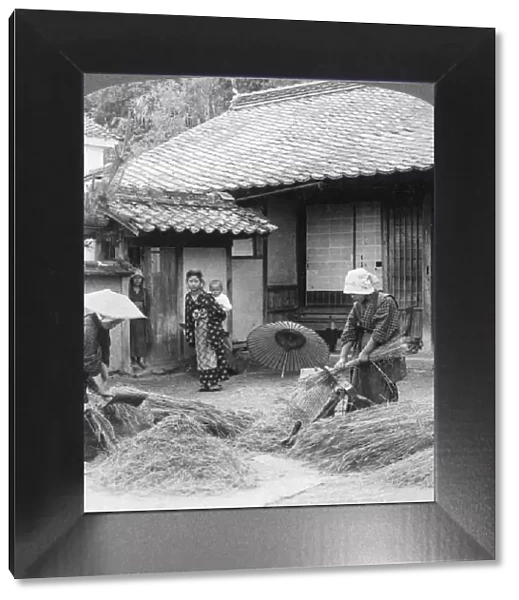 Farmers wives at work, Iwakuni, Japan, 1904. Artist: Underwood & Underwood