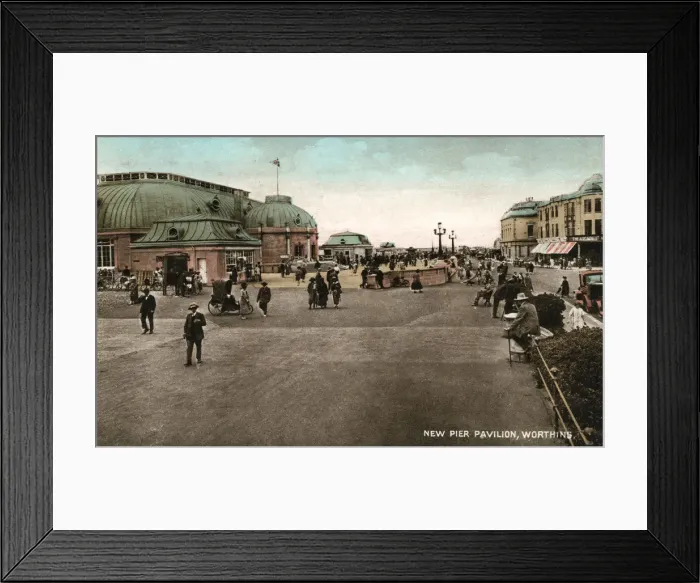 Framed Print : The pavilion on the pier, Worthing, West Sussex, early 20th century Framed Print : The pavilion on the pier, Worthing, West Sussex, early 20th century