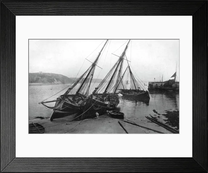 Framed Print : Boats in Tenby harbour, Pembrokeshire, Wales, 1924-1926. Artist: Francis Frith & Co Framed Print : Boats in Tenby harbour, Pembrokeshire, Wales, 1924-1926. Artist: Francis Frith & Co