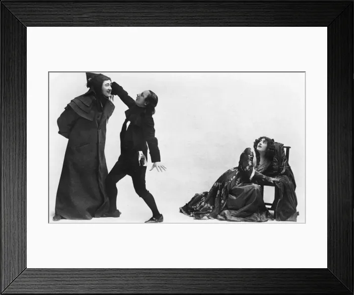 Framed Print : Julia Neilson, Fred Terry and Horace Hodges in The Scarlet Pimpernel, c1905. Artist: Ellis & Walery