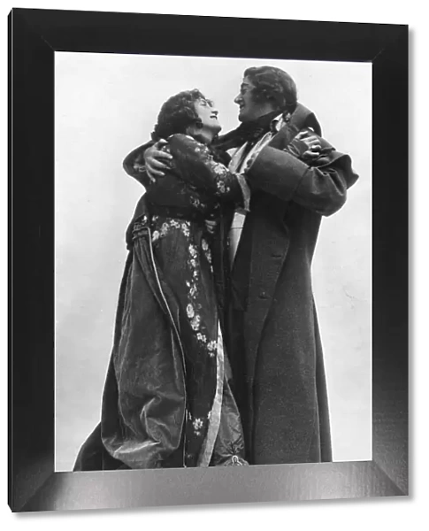 Julia Neilson and Fred Terry in The Scarlet Pimpernel, c1905. Artist: Ellis & Walery