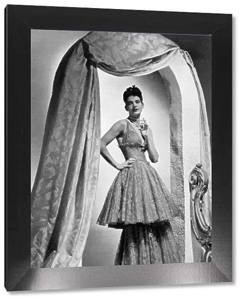 Mainbocher haute couture, 1938. Artist: Joffe