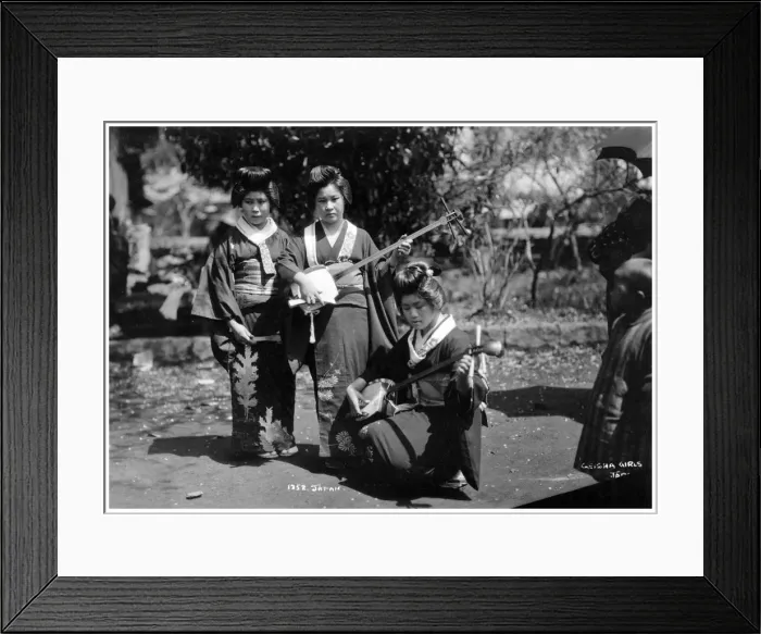 Framed Print : Geisha girls, Japan, early 20th century(?) Framed Print : Geisha girls, Japan, early 20th century(?)