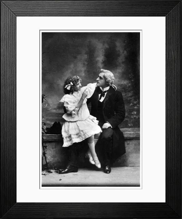 Framed Print : Fred D Daviss and Flossie Hale Daviss, actors, c1890-1919(?) Framed Print : Fred D Daviss and Flossie Hale Daviss, actors, c1890-1919(?)