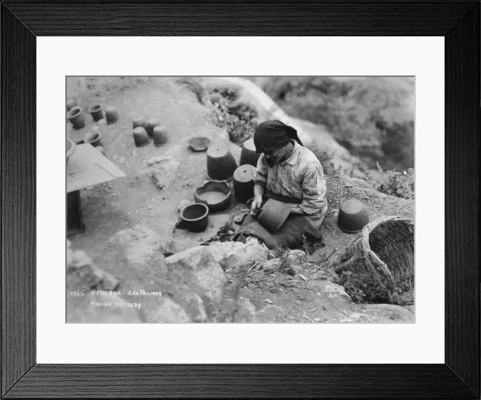 Framed Print : Making pottery, Atalaya, Las Palmas, Gran Canaria, Canary Islands, Spain, c1920s-c1930s(?) Framed Print : Making pottery, Atalaya, Las Palmas, Gran Canaria, Canary Islands, Spain, c1920s-c1930s(?)