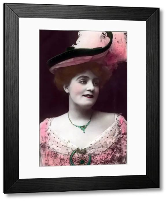 Framed Print : Evie Greene (1875-1917), English actress, 1906. Artist: Rotary Photo Framed Print : Evie Greene (1875-1917), English actress, 1906. Artist: Rotary Photo