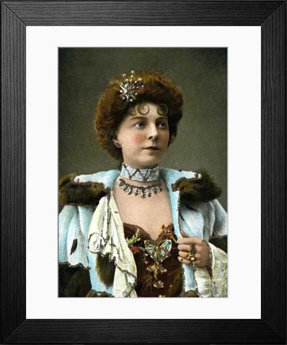 Framed Print : Vesta Tilley (1864-1952), English music hall entertainer, early 20th century Framed Print : Vesta Tilley (1864-1952), English music hall entertainer, early 20th century