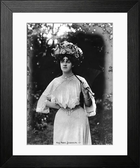 Framed Print : Marie Studholme (1875-1930), English actress, early 20th century Framed Print : Marie Studholme (1875-1930), English actress, early 20th century