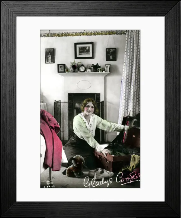 Framed Print : Gladys Cooper (1888-1971), English actress, early 20th century. Artist: Rotary Photo Framed Print : Gladys Cooper (1888-1971), English actress, early 20th century. Artist: Rotary Photo