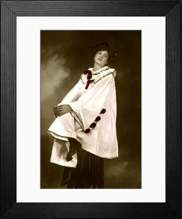 Framed Print : Gabrielle Ray (1883-1973), English actress, 1906. Artist: Foulsham and Banfield Framed Print : Gabrielle Ray (1883-1973), English actress, 1906. Artist: Foulsham and Banfield