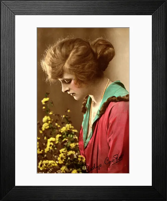 Framed Print : Gladys Cooper (1888-1971), English actress, early 20th century. Artist: Rotary Photo Framed Print : Gladys Cooper (1888-1971), English actress, early 20th century. Artist: Rotary Photo