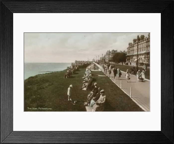 Framed Print : The Leas, Folkestone, Kent, c1920 Framed Print : The Leas, Folkestone, Kent, c1920