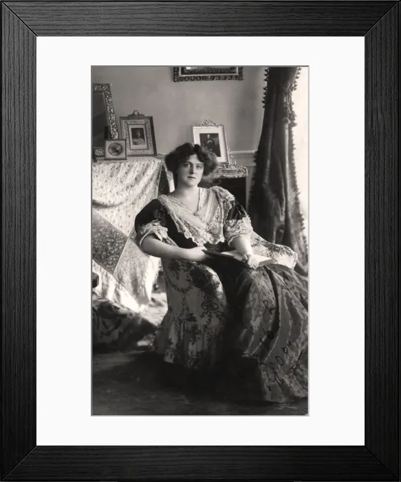 Framed Print : Marie Studholme (1875-1930), English actress, 1906. Artist: Foulsham and Banfield Framed Print : Marie Studholme (1875-1930), English actress, 1906. Artist: Foulsham and Banfield