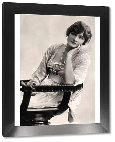 Lily Elsie (1886-1962), English actress, early 20th century. Artist: Rita Martin