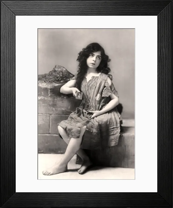 Framed Print : Dorothy Frostick, actress, early 20th century. Artist: Rotary Photo Framed Print : Dorothy Frostick, actress, early 20th century. Artist: Rotary Photo