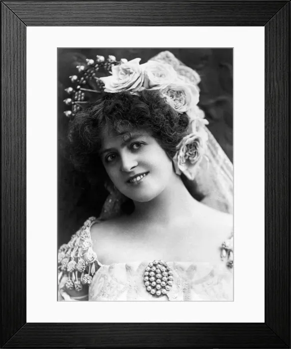 Framed Print : Marie Studholme (1875-1930), English actress, 20th century. Artist: J Beagles & Co Framed Print : Marie Studholme (1875-1930), English actress, 20th century. Artist: J Beagles & Co