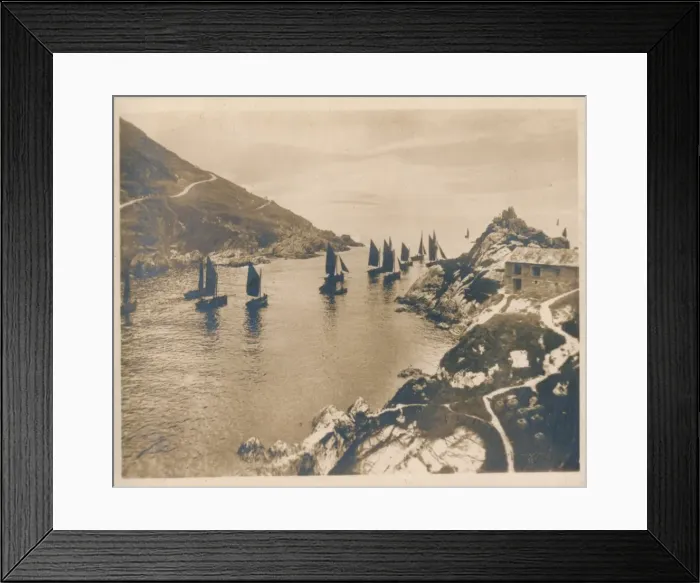 Framed Print : Polperro Harbour & Peak Rocks, 1927 Framed Print : Polperro Harbour & Peak Rocks, 1927