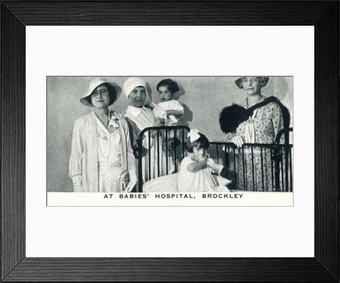 Framed Print : At Babies Hospital, Brockley, 1933 (1937) Framed Print : At Babies Hospital, Brockley, 1933 (1937)