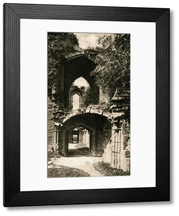 Framed Print : Entrance to the banqueting hall, Kenilworth Castle, Warwickshire, early 20th century Framed Print : Entrance to the banqueting hall, Kenilworth Castle, Warwickshire, early 20th century