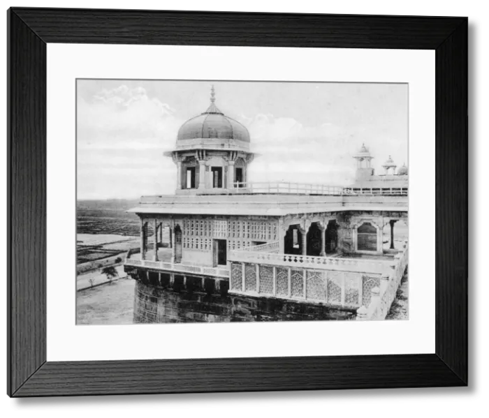 Framed Print : The Golden Pavilion near Jumna, Agra, 20th century Framed Print : The Golden Pavilion near Jumna, Agra, 20th century