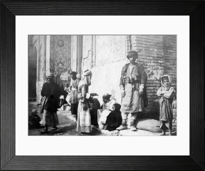 Framed Print : Kurdish barber, outside Kazimain mosque, Iraq, 1917-1919 Framed Print : Kurdish barber, outside Kazimain mosque, Iraq, 1917-1919