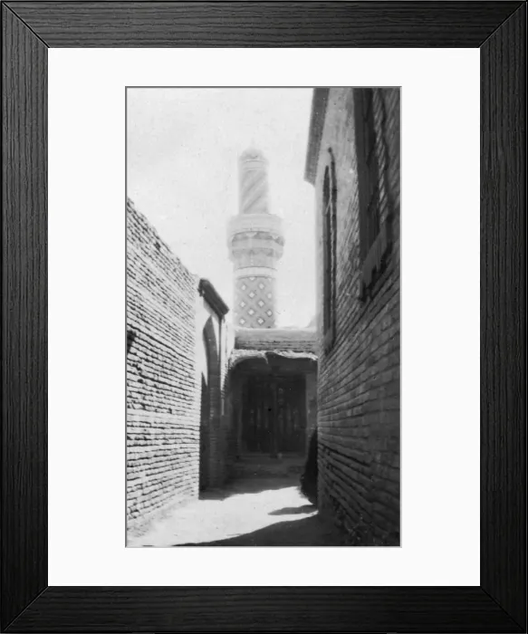 Framed Print : Backstreet and old mosque, Baghdad, Iraq, 1917-1919 Framed Print : Backstreet and old mosque, Baghdad, Iraq, 1917-1919