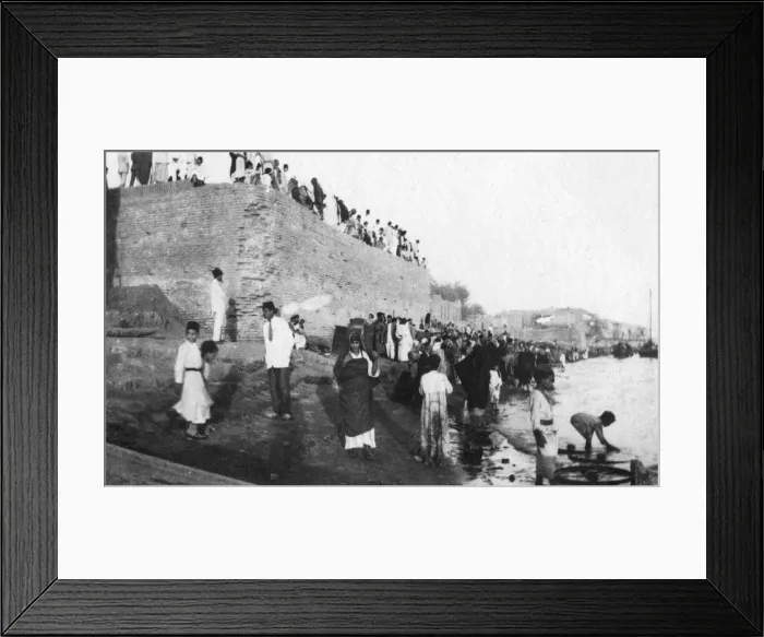 Framed Print : Waiting for the troop barges to arrive, Tigris River, Baghdad, Iraq, 1917-1919 Framed Print : Waiting for the troop barges to arrive, Tigris River, Baghdad, Iraq, 1917-1919