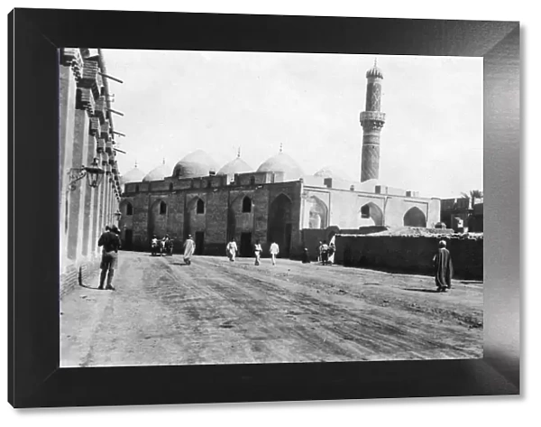Mosque on River Street, Baghdad, Mesopotamia, WWI, 1918