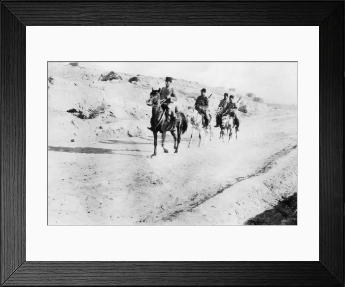 Framed Print : Turkish soldiers leaving Mosul, Mesopotamia, WWI, 1918 Framed Print : Turkish soldiers leaving Mosul, Mesopotamia, WWI, 1918