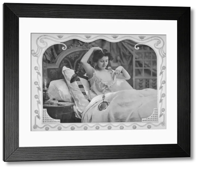 Framed Print : La Comparaison, 1900 Framed Print : La Comparaison, 1900