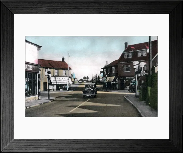 Framed Print : The Square, Braunton, Devon, early 20th century Framed Print : The Square, Braunton, Devon, early 20th century
