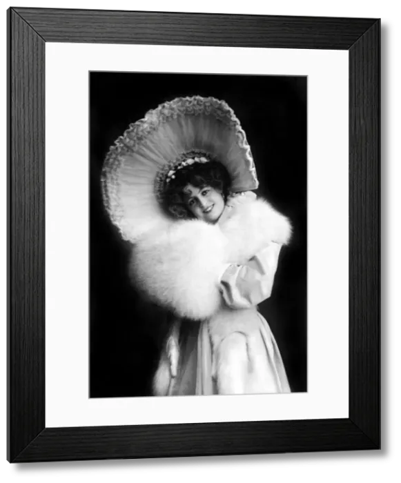 Framed Print : Marie Studholme (1875-1930), English actress, 1900s. Artist: J Beagles & Co Framed Print : Marie Studholme (1875-1930), English actress, 1900s. Artist: J Beagles & Co