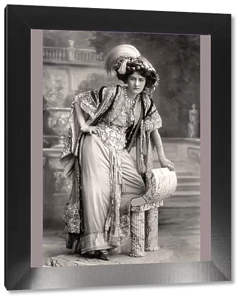 Elizabeth Firth, actress, 1908. Artist: Foulsham and Banfield