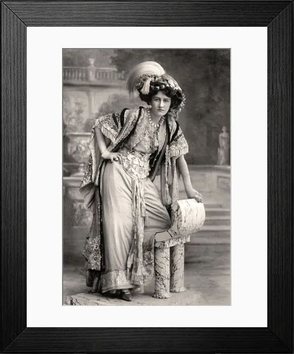 Framed Print : Elizabeth Firth, actress, 1908. Artist: Foulsham and Banfield Framed Print : Elizabeth Firth, actress, 1908. Artist: Foulsham and Banfield