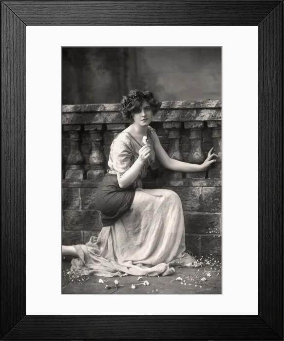 Framed Print : Gabrielle Ray (1883-1973), English actress, 1900s. Artist: W&D Downey Framed Print : Gabrielle Ray (1883-1973), English actress, 1900s. Artist: W&D Downey
