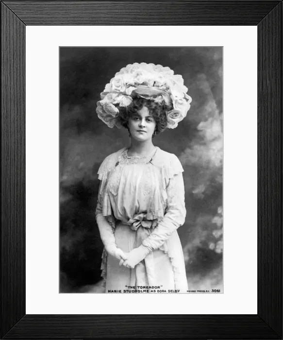 Framed Print : Marie Studholme (1875-1930), English actress, 1900s Framed Print : Marie Studholme (1875-1930), English actress, 1900s