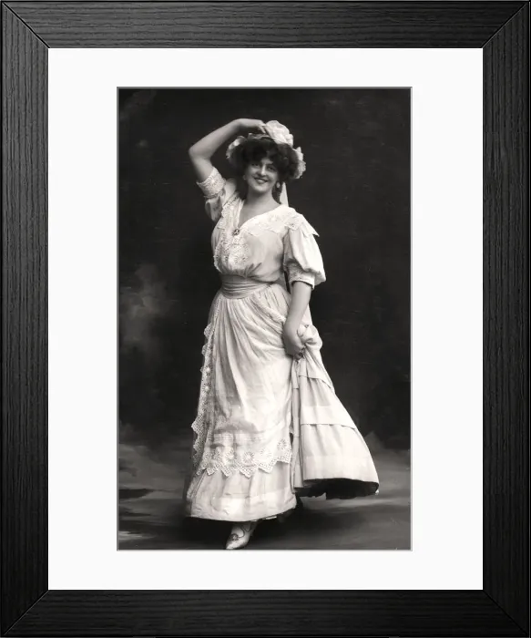 Framed Print : Marie Studholme (1875-1930), English actress, 1900s. Artist: Foulsham and Banfield Framed Print : Marie Studholme (1875-1930), English actress, 1900s. Artist: Foulsham and Banfield
