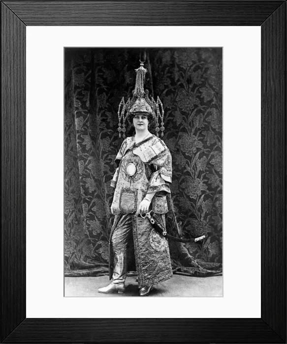 Framed Print : Marie Studholme (1875-1930), English actress, 1900s Framed Print : Marie Studholme (1875-1930), English actress, 1900s