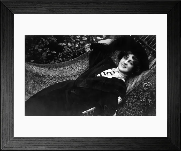 Framed Print : Marie Studholme (1875-1930), English actress, 1900s Framed Print : Marie Studholme (1875-1930), English actress, 1900s