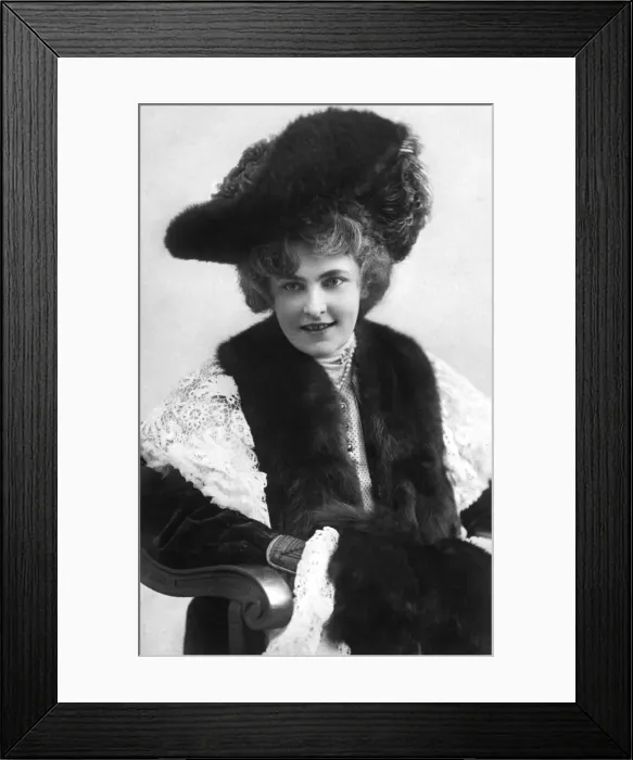 Framed Print : Madge Lessing (1866-1932), German actress, 1900s Framed Print : Madge Lessing (1866-1932), German actress, 1900s