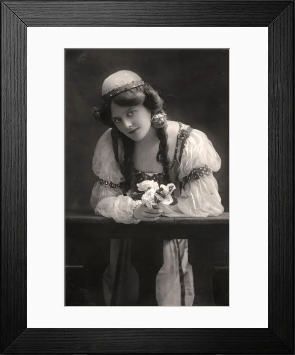 Framed Print : Maie Ash, actress, 1900s. Artist: Dover Street Studios Framed Print : Maie Ash, actress, 1900s. Artist: Dover Street Studios