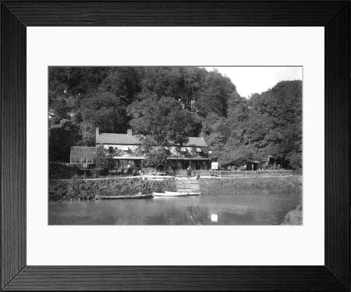 Framed Print : The Black Rabbit Hotel, Arundel, West Sussex, c1900s-c1920s Framed Print : The Black Rabbit Hotel, Arundel, West Sussex, c1900s-c1920s