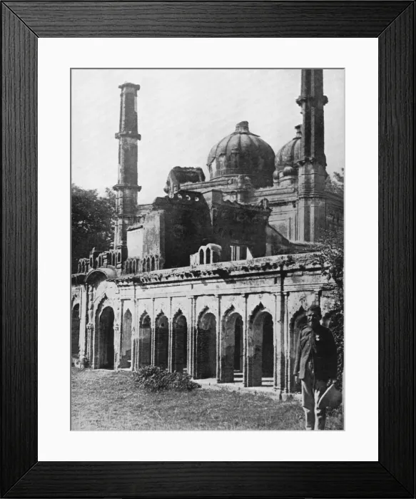 Framed Print : The old mosque at Lucknow, India, (c1920) Framed Print : The old mosque at Lucknow, India, (c1920)