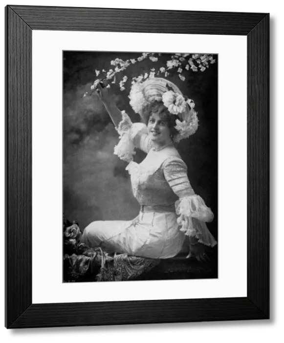 Framed Print : Marie Studholme (1875-1930), English theatre actress, 1902-1903. Artist: Alfred Ellis & Walery Framed Print : Marie Studholme (1875-1930), English theatre actress, 1902-1903. Artist: Alfred Ellis & Walery